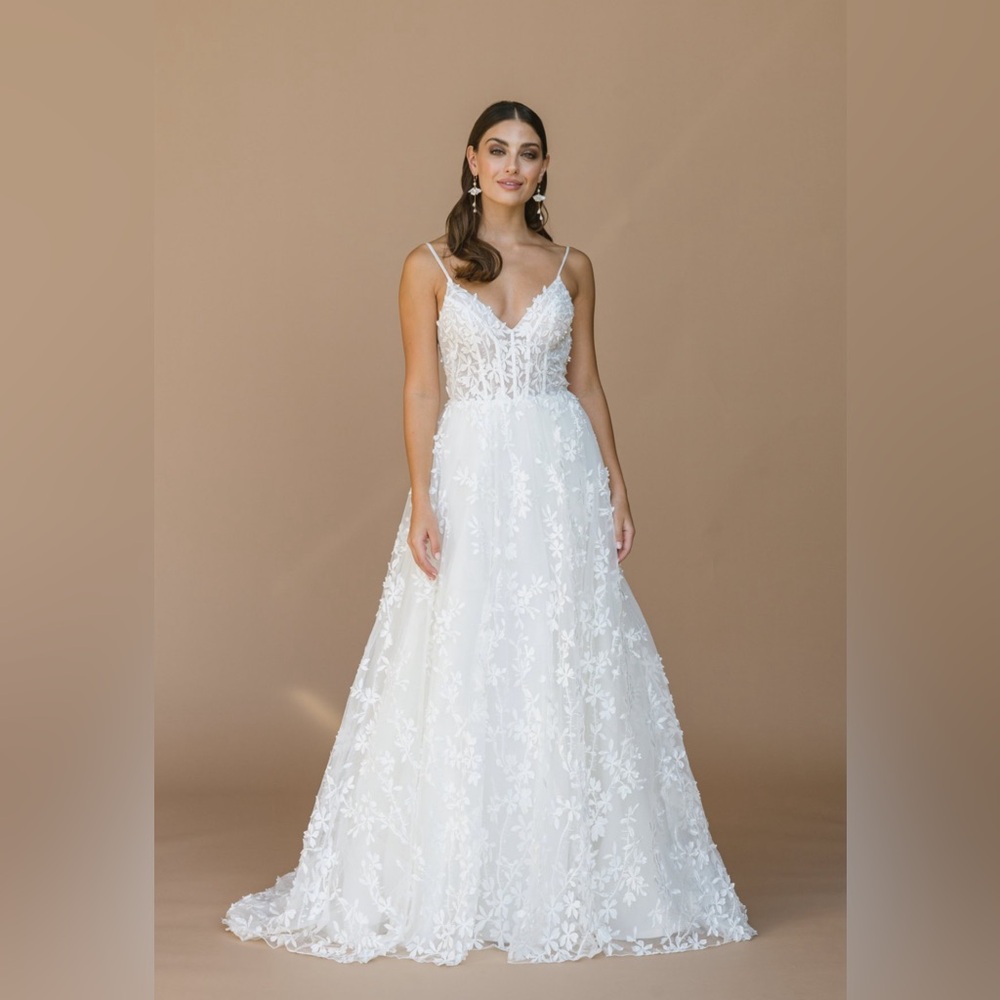 Orla by Lis Simon Wedding Dress